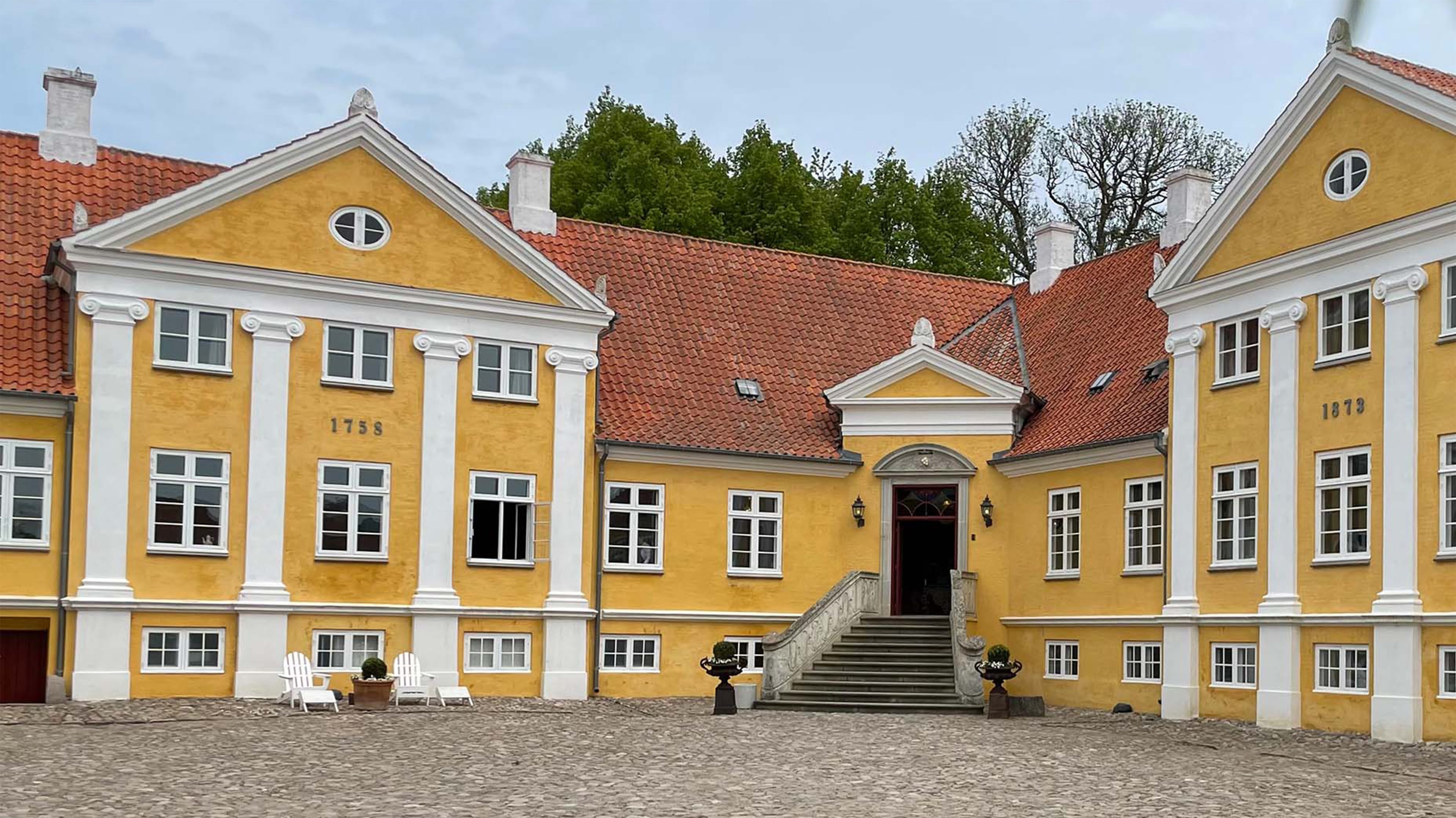 Broloekke Manor